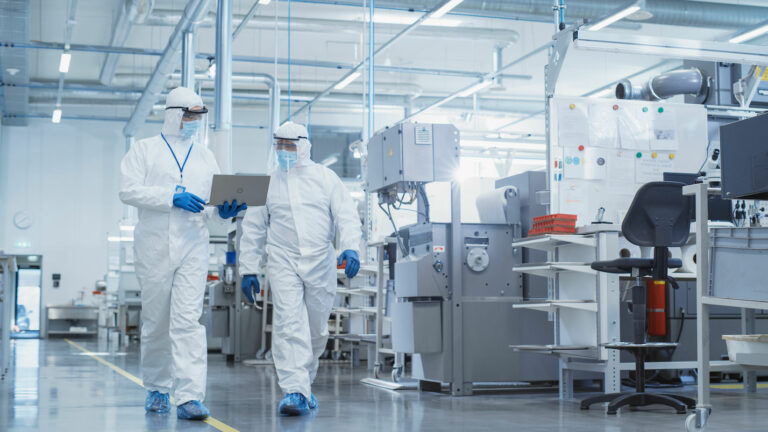 Cleanroom Injection Molding: Meeting Stringent Industry Standards